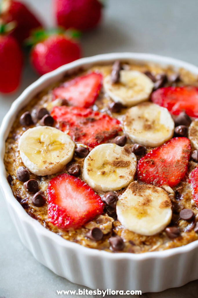 Easy Strawberry Banana Baked Oatmeal