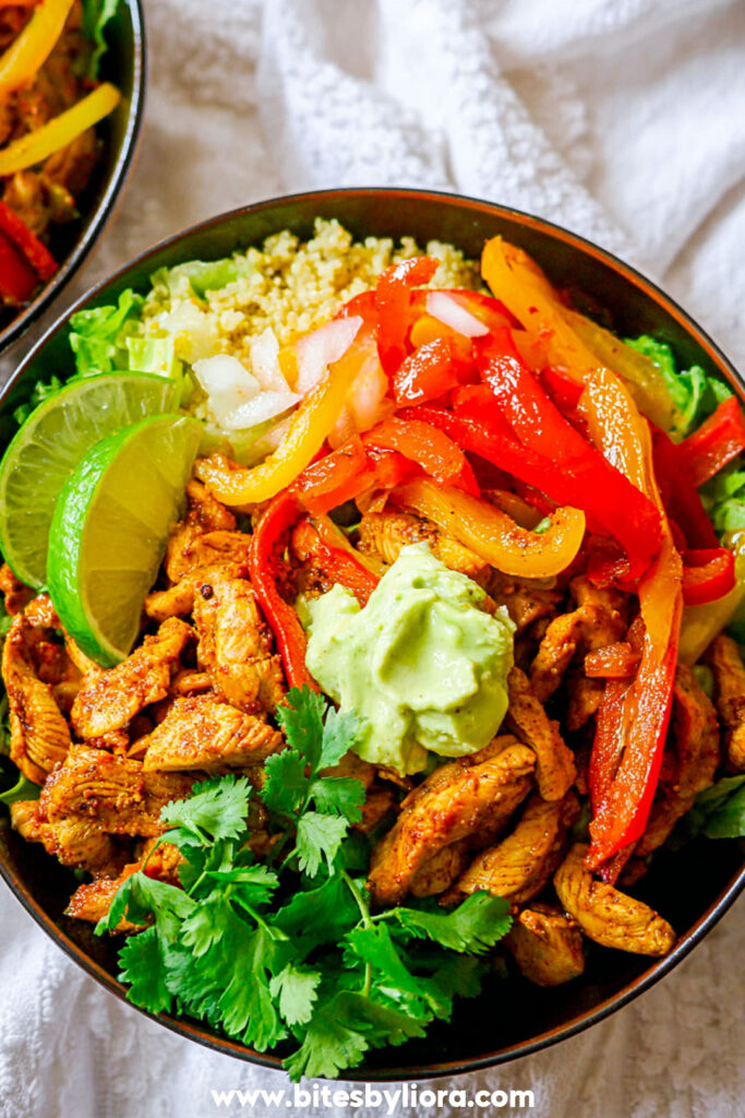 chicken fajita quinoa bowls